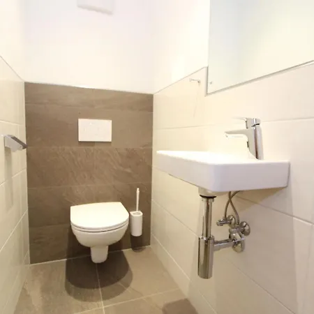 Spacious In With Ski Boot Heaters *