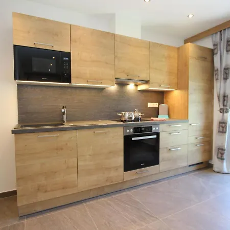 Spacious In With Ski Boot Heaters * Saalbach-Hinterglemm