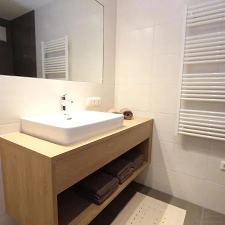Spacious In With Ski Boot Heaters *